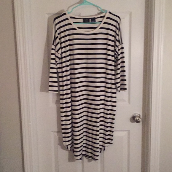 Dresses & Skirts - Three Quarter Sleeve Black and White TShirt Dress